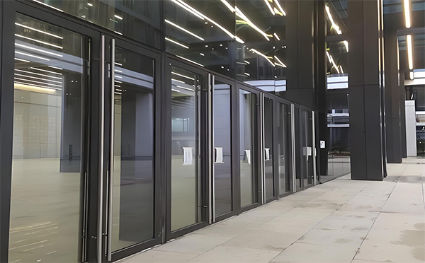 七里河玻璃地弹门 七里河玻璃地弹门