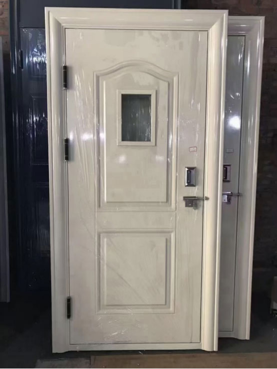 七里河学校教室门