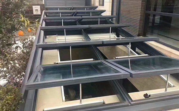 某轨道交通车辆维修车间七里河排烟窗应用