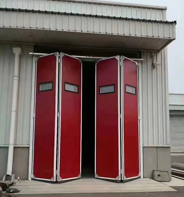 七里河工业折叠门在大型装配车间出入口的应用实例